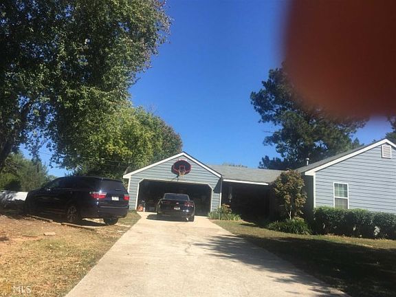 5th image of 443 Village Way