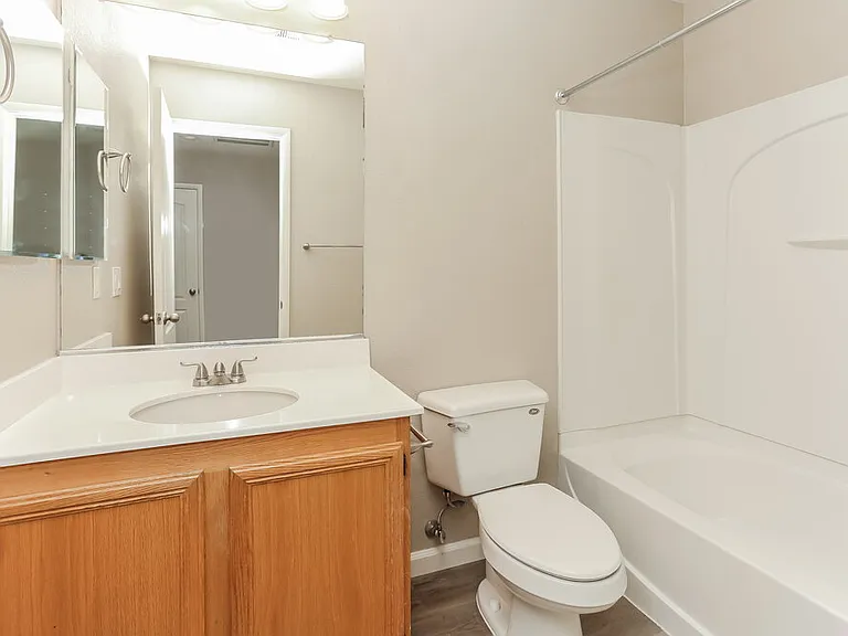 9132 Patrick Henry Ave — Photo 15