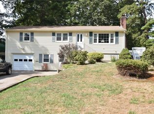 220 Scenic Dr, North Kingstown, RI 02852