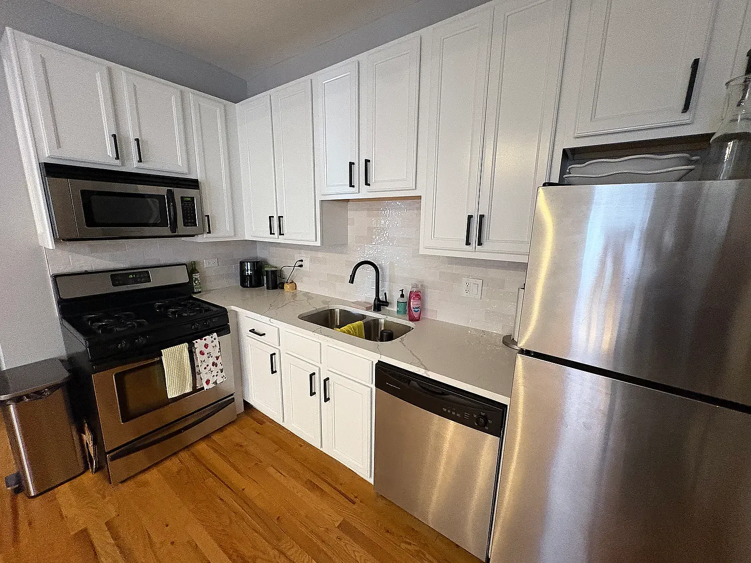 1 bed, 552 sqft, $2,000 — Photo 2