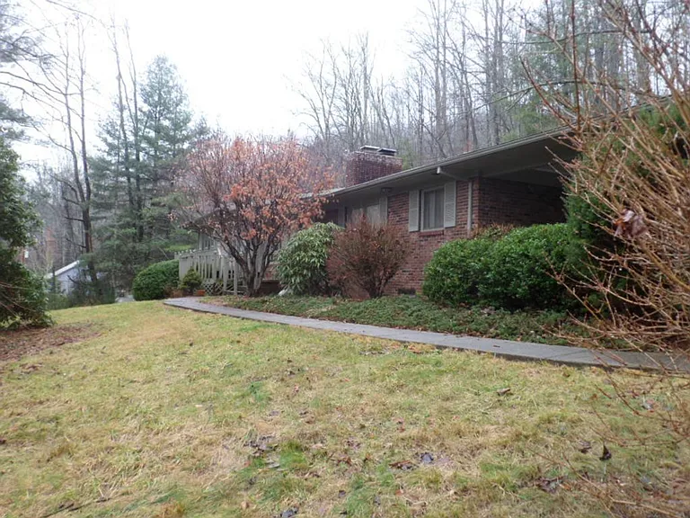 1068 Monteith Branch Rd — Photo 11