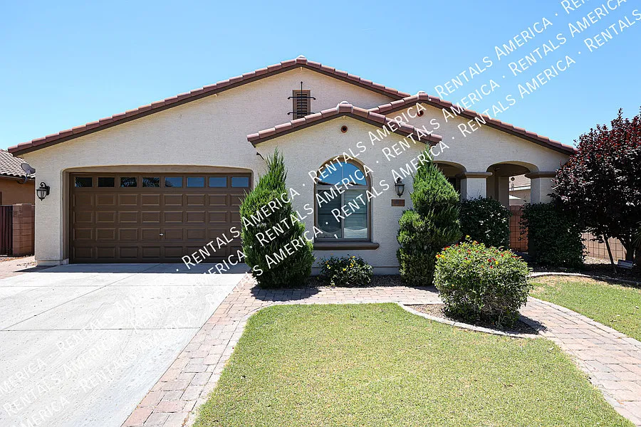Stunning 5 Bed, 3 Bath Single-Level in Fulton Ranch — Photo 3