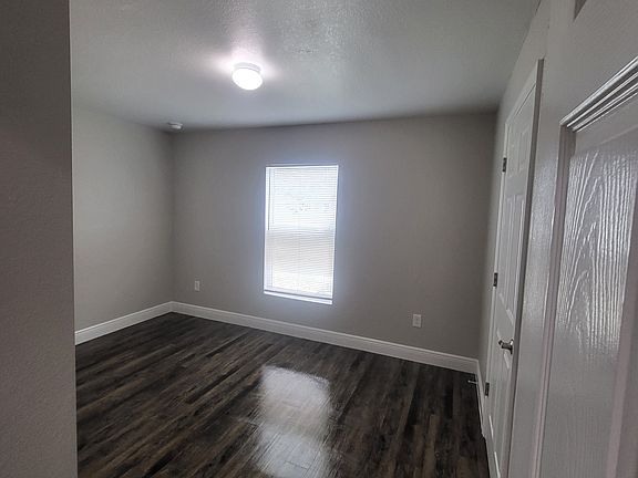 5th image of 5025 N Dogwood Cir
