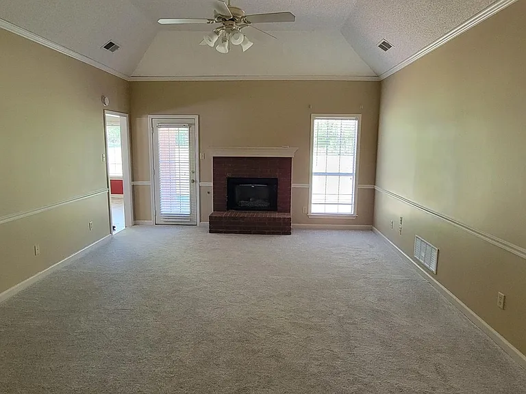 75 Austin Cir — Photo 5