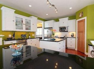 W14158 Crestview Dr, Prairie Du Sac, WI 53578