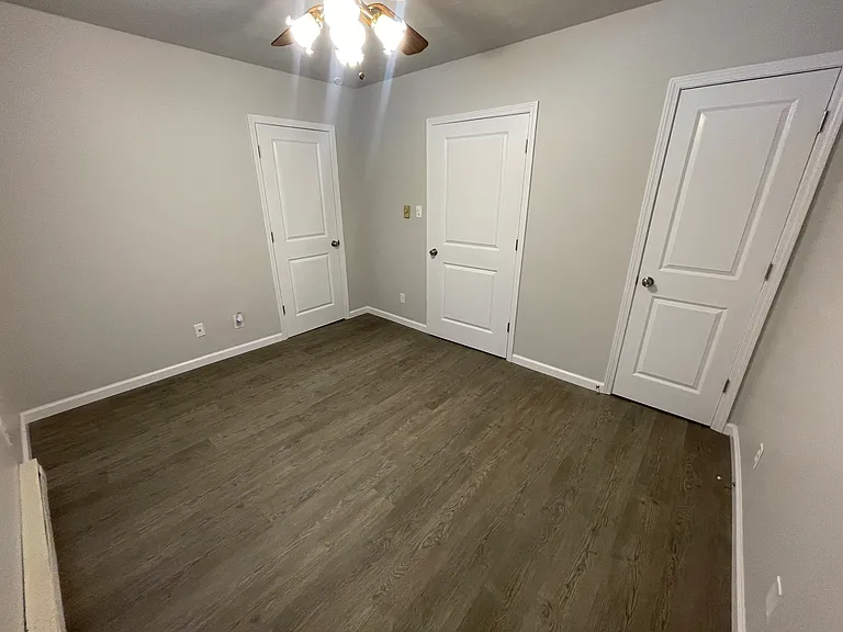 718 Benham St #B — Photo 7