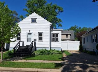 906 Lake Ct, Madison, WI 53715