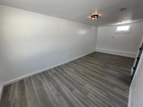 5836 E Ln, Lake View, NY 14085