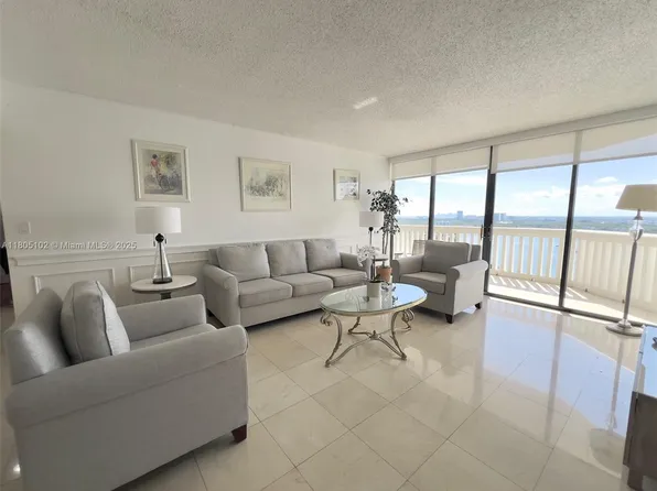 1000 W Island Blvd, Aventura, FL