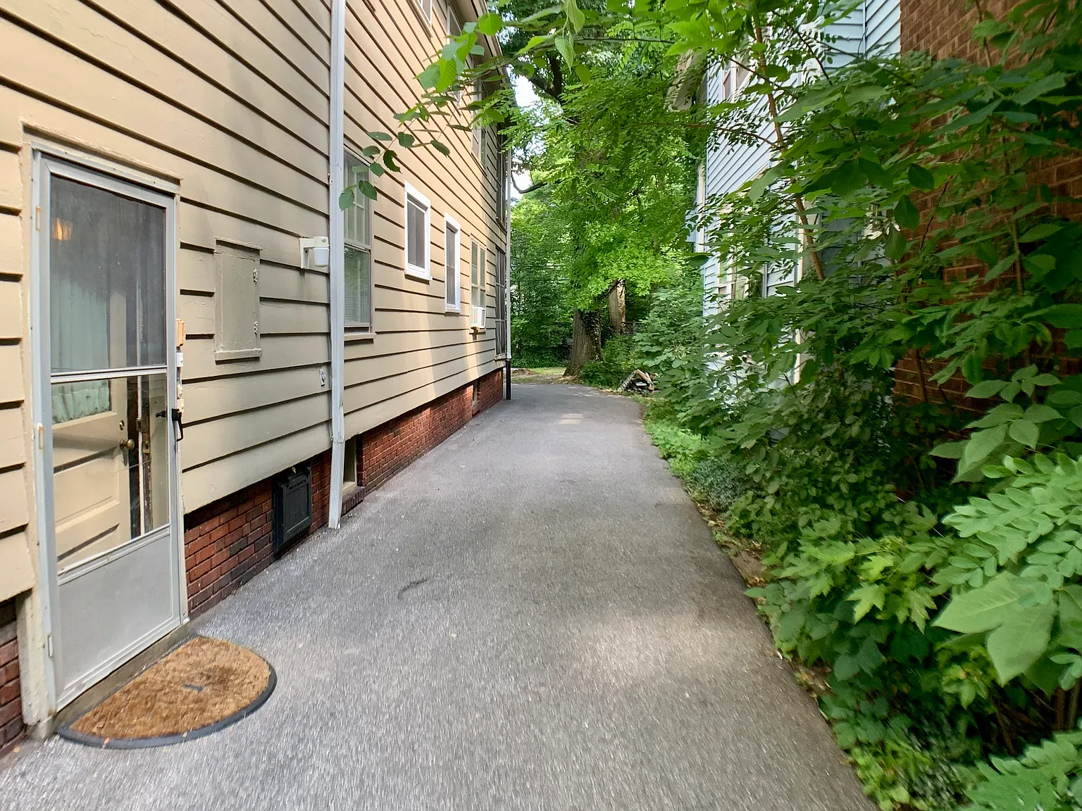 2 bed, 800 sqft, $949 — Photo 3