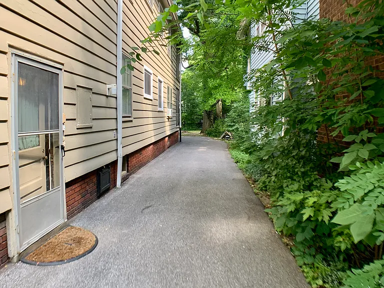 2863 E Derbyshire Rd #3 — Photo 21