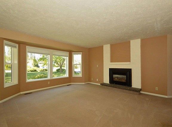 4th image of 15726 N Gleneden Dr
