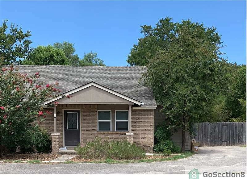 1st image of 7002 Oak Meadow Cir APT B
