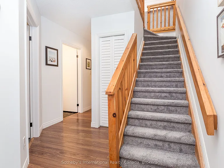 125 Fairway Cres #16 — Photo 3