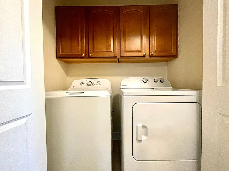 275 Barkwood St — Photo 9
