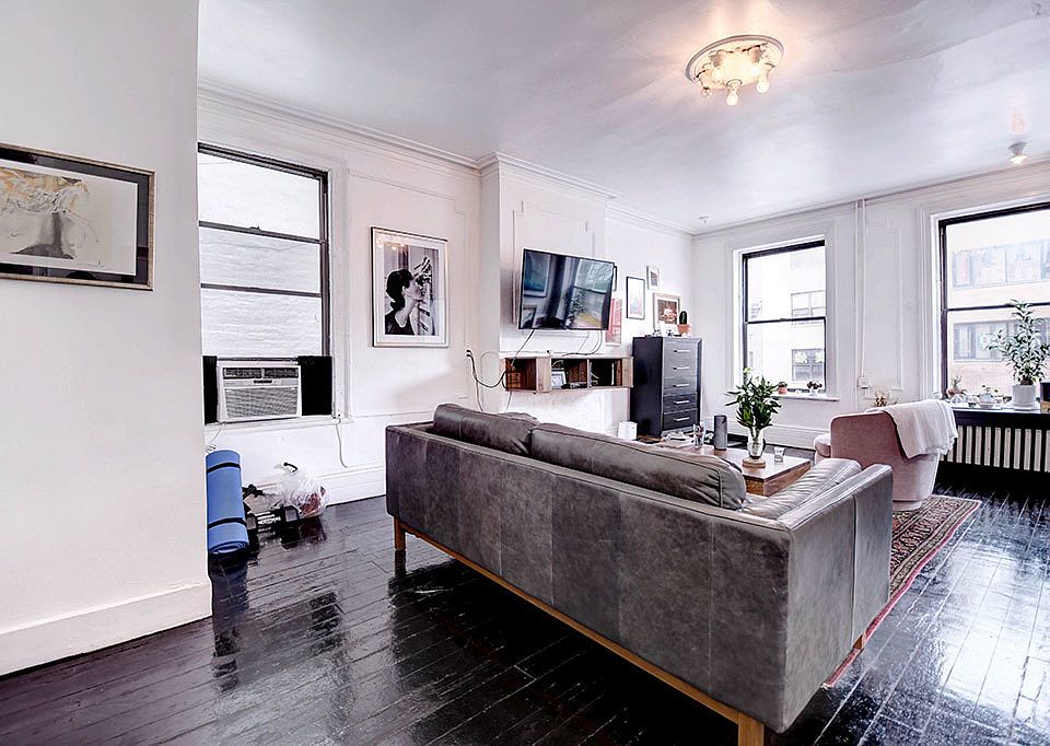 1st image of 247 Grand St #3F1