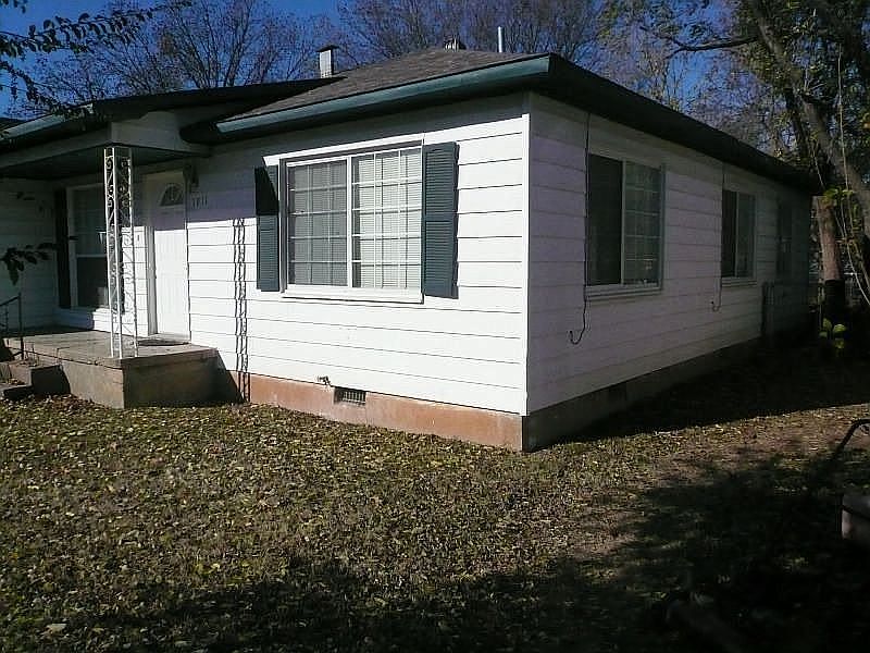 2nd image of 1911 NW Lincoln Ave