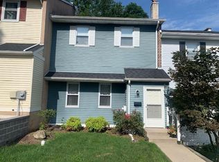 548 Pebble Ridge Ct, Feasterville Trevose, PA 19053
