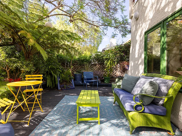 910 Nowita Pl — Photo 37