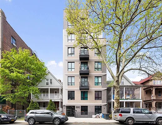 Rented by ERNY LLC | media 37