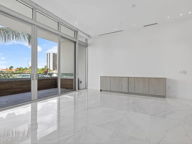 3750 Yacht Club Dr #Townhouse 5 — Photo 18