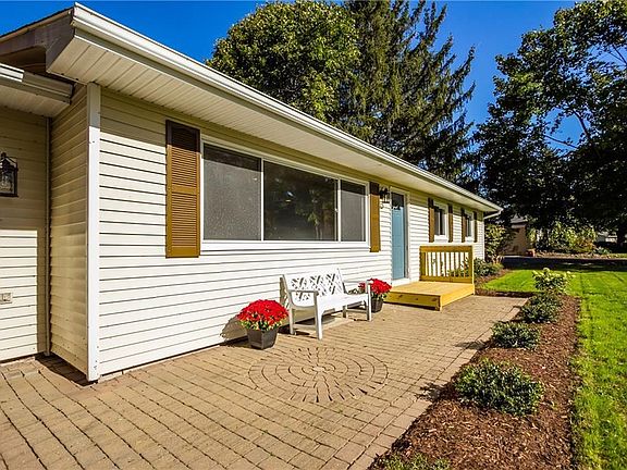 2nd image of 4 Butternut Dr