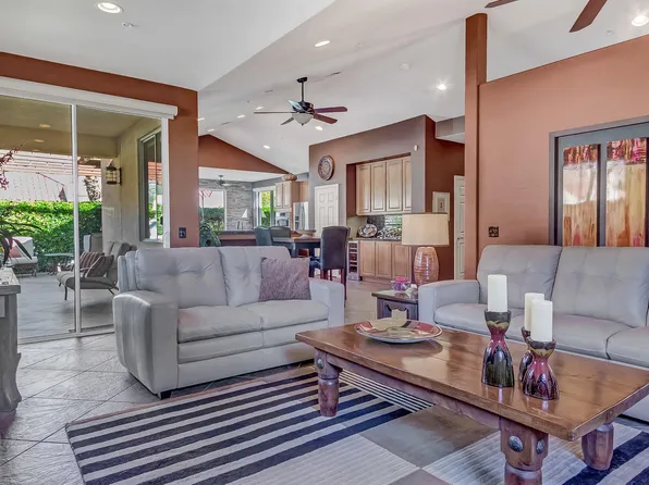 226 Canyon Cir N, Palm Springs, CA 92264