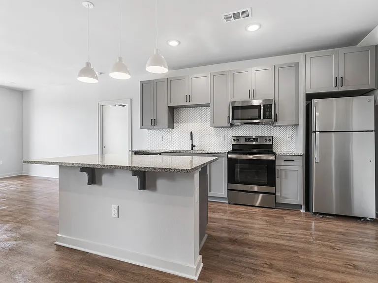 Dawson Park Apartments — Photo 40