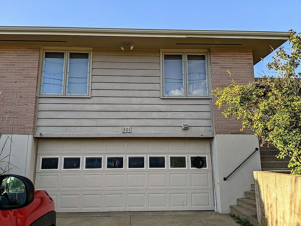 Front, driveway