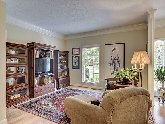 5th image of 116 Meadowlake Dr