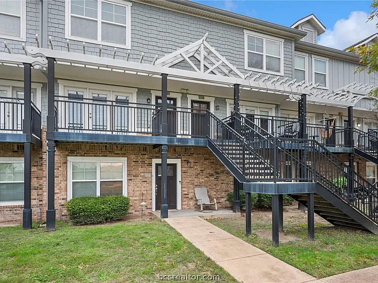 1725 Harvey Mitchell Pkwy S #2125 — Photo 15