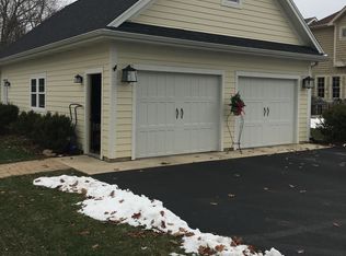 732 Sunny Ln, Barrington, IL 60010