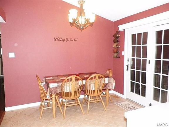 breakfast room has walkout to deck.