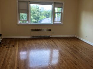 32 Sunset Dr, Yonkers, NY 10704