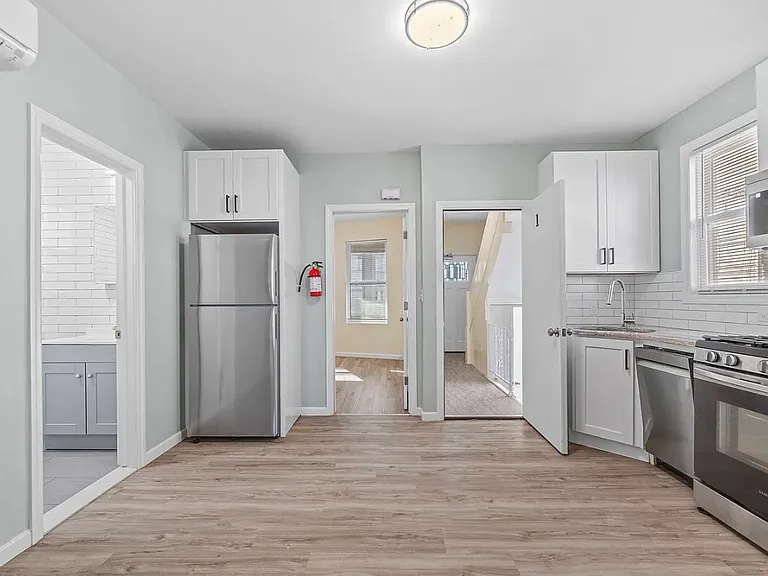 413 Lanza Ave #1 — Photo 5