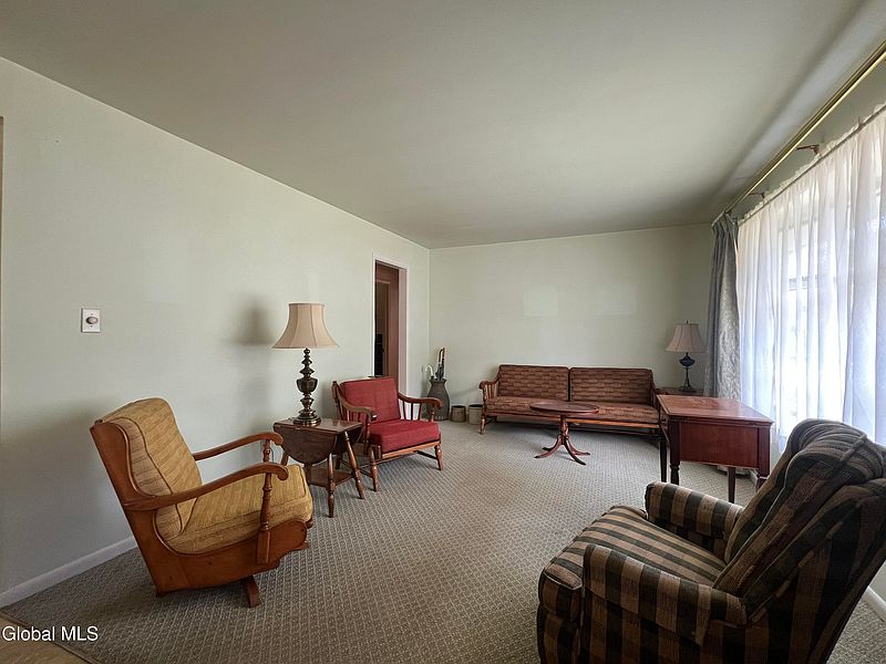 5th image of 2932 Gibson Street