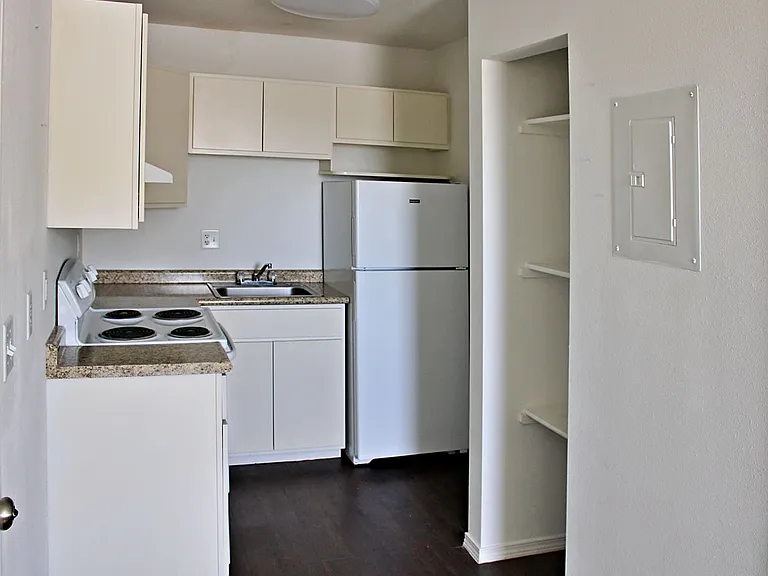 1108 Myrtle Ave — Photo 37