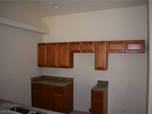 3rd image of 1207/1209 Gleason Parkway Cpe