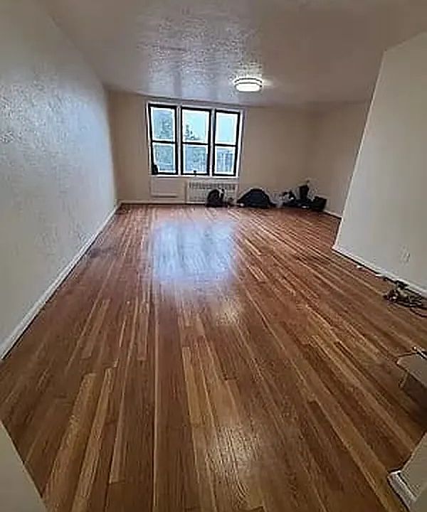 1st image of 950 E 14th St APT 4E