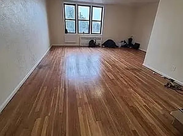 950 E 14th St APT 4E