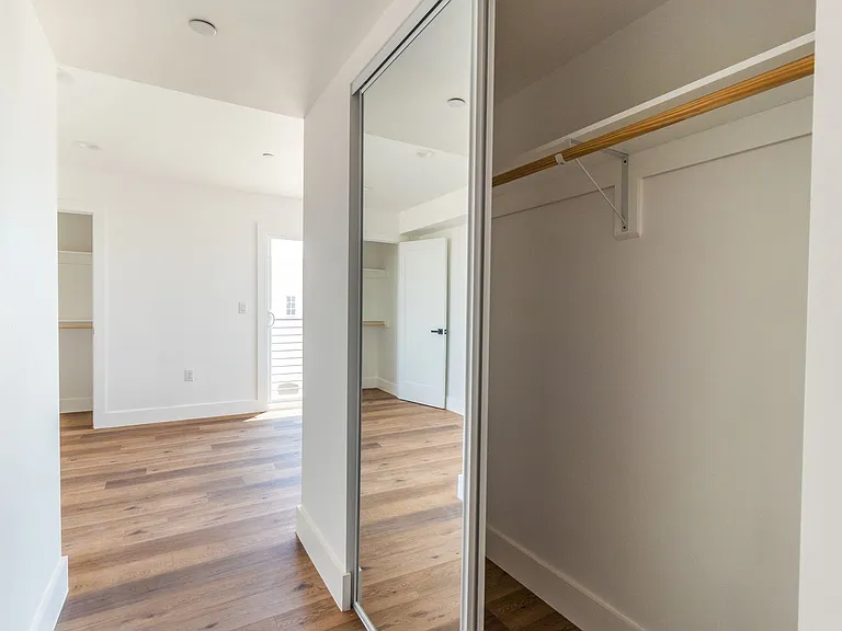 4507 W 18th St — Photo 12