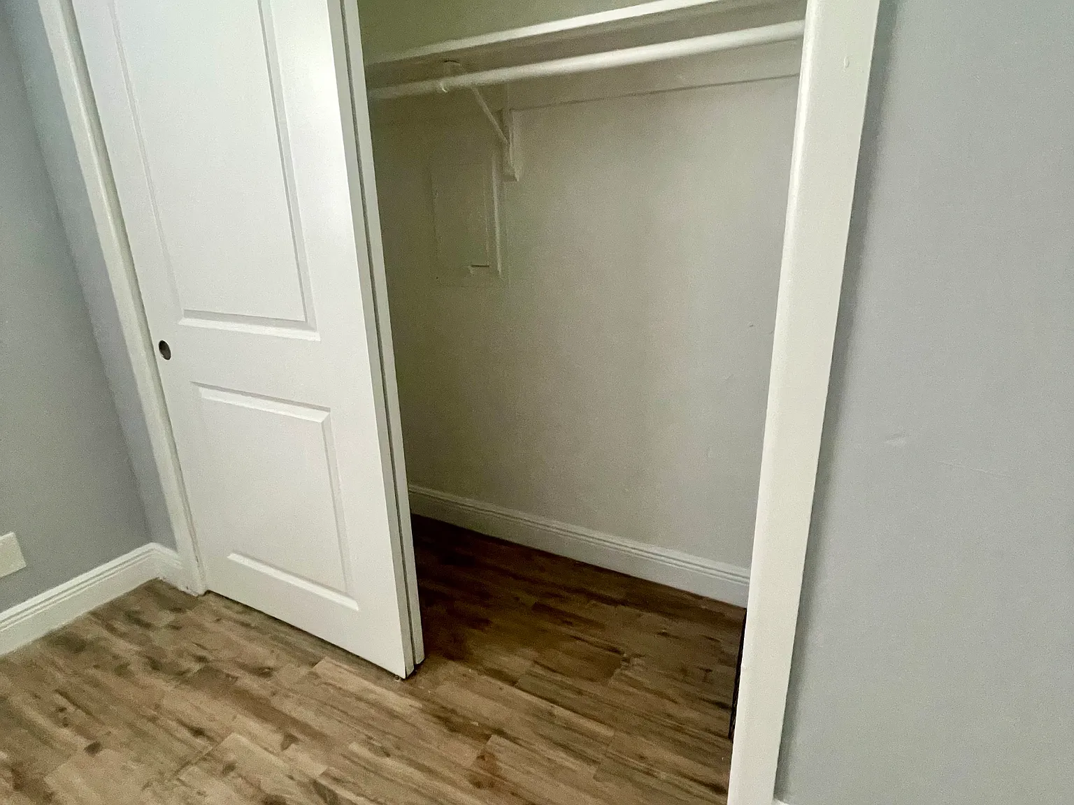 2 bed, 1.5 bath, 890 sqft, $1,725 — Photo 3