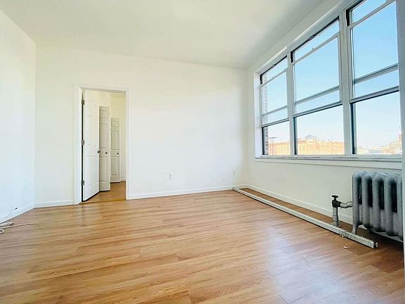 2nd image of 28-33 37th St #4L