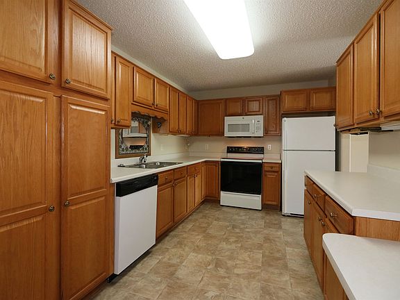 3rd image of 1102 Saint Luke Dr Unit 306