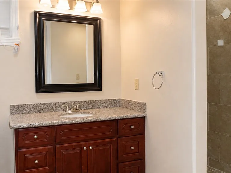 4660B Raymond Stotzer Pkwy — Photo 16