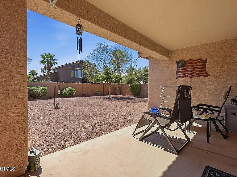 3 bed, 1365 sqft, $2,000 — Photo 2