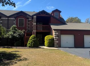 1303 Country Club Dr, Hazleton, PA 18202