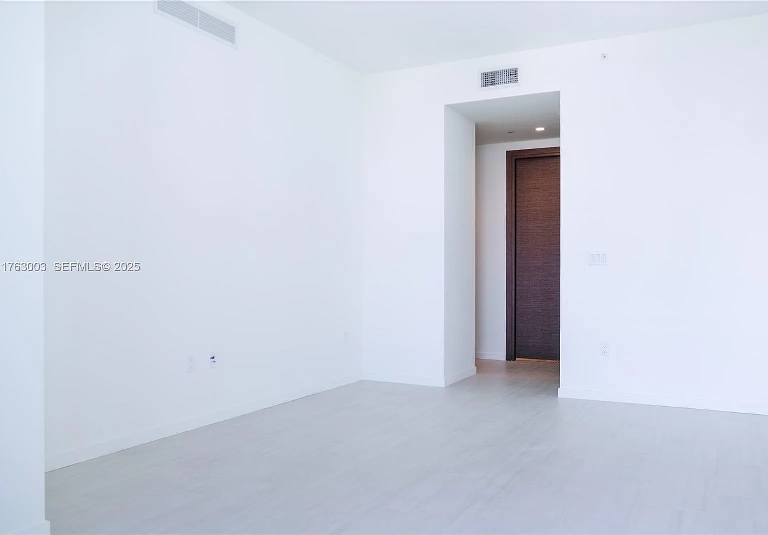 3 bed, 1800 sqft, $17,000 — Photo 1