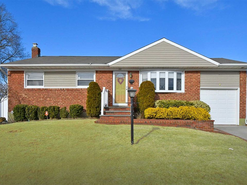 1st image of 323 Balchen St