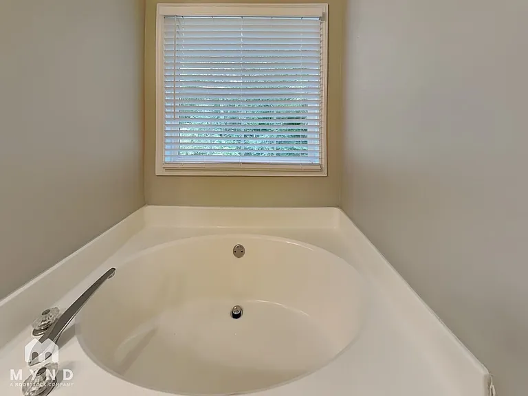 93 Deidre Ct — Photo 10